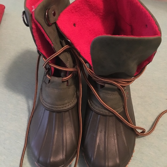 Booths - Picture 3 of 6